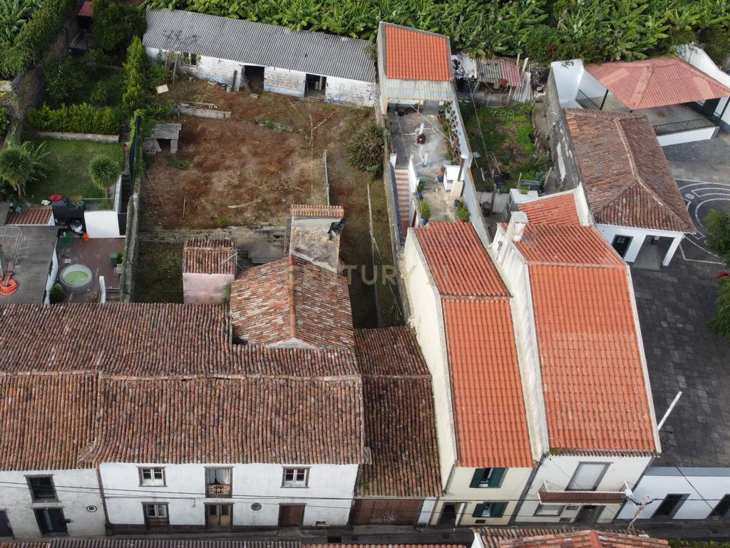 Moradia T4 com Traços Centenários em Ribeira das Tainhas, Vila Franca do Campo - Image 22