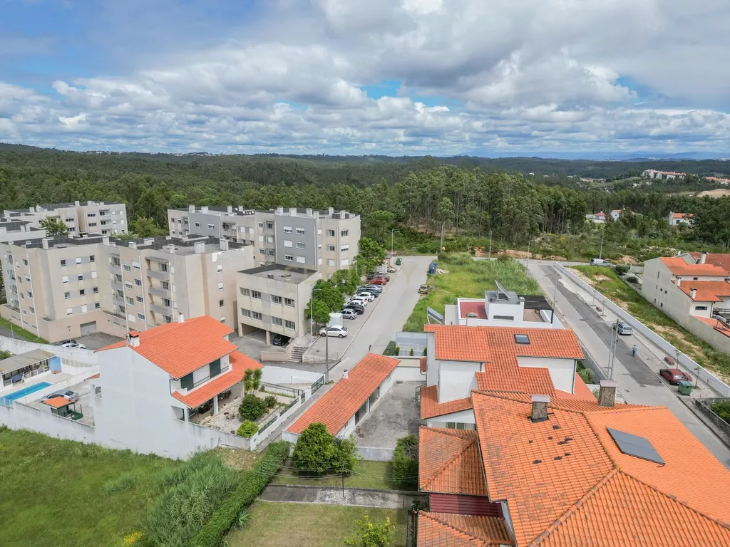 Moradia independente de 6 assoalhadas - Image 73