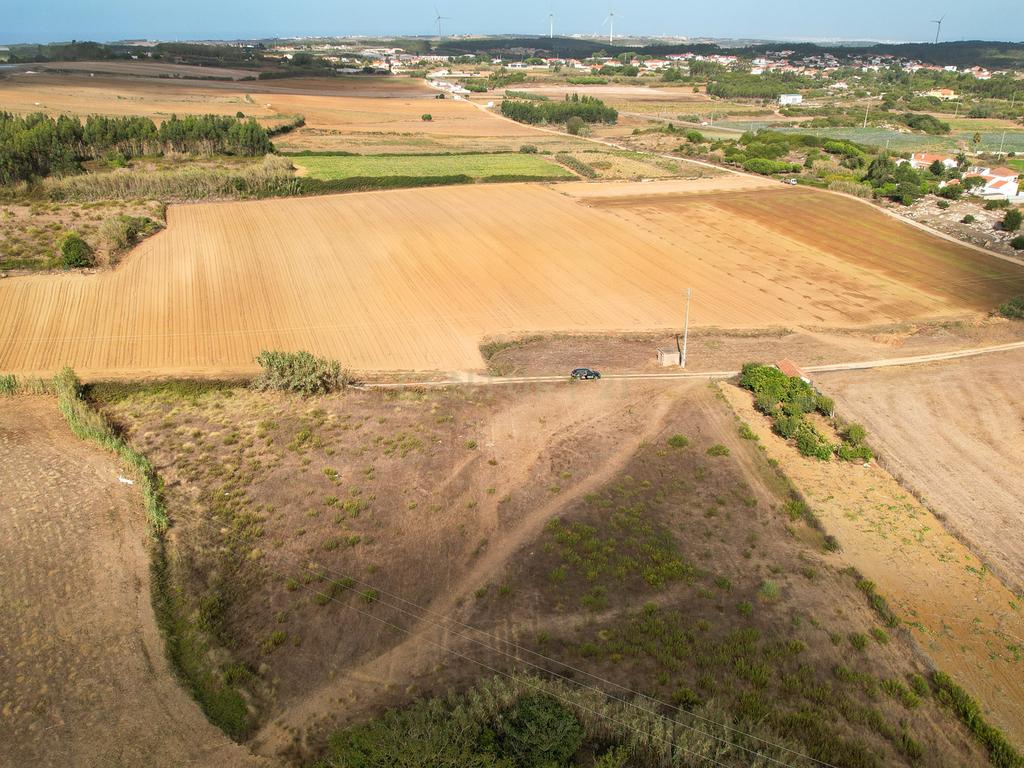 **Terreno rústico com 5920 m2  - Reguengo Pequeno - Lourinhã ** - Image 1