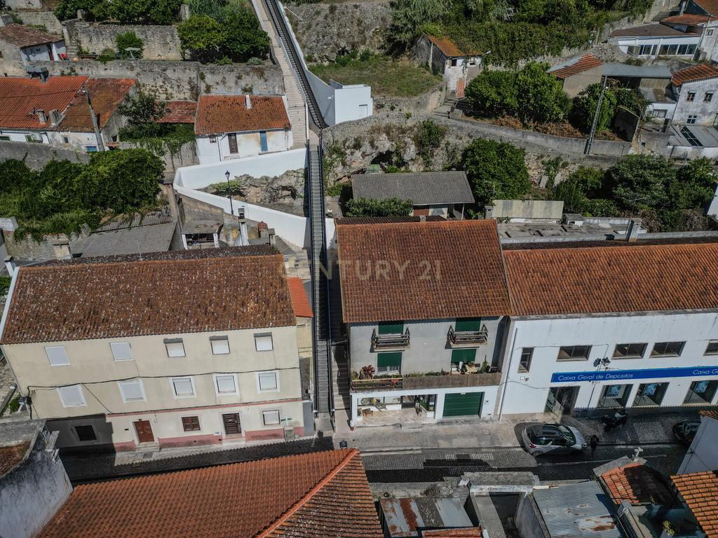 Casa para Recuperar em Montemor o Velho - 4 Quartos, 166m² - Image 9