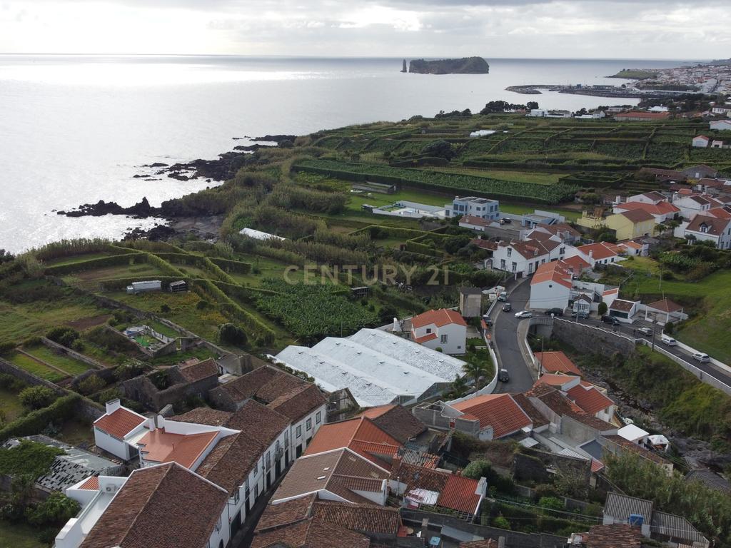 Moradia T4 com Traços Centenários em Ribeira das Tainhas, Vila Franca do Campo - Image 24