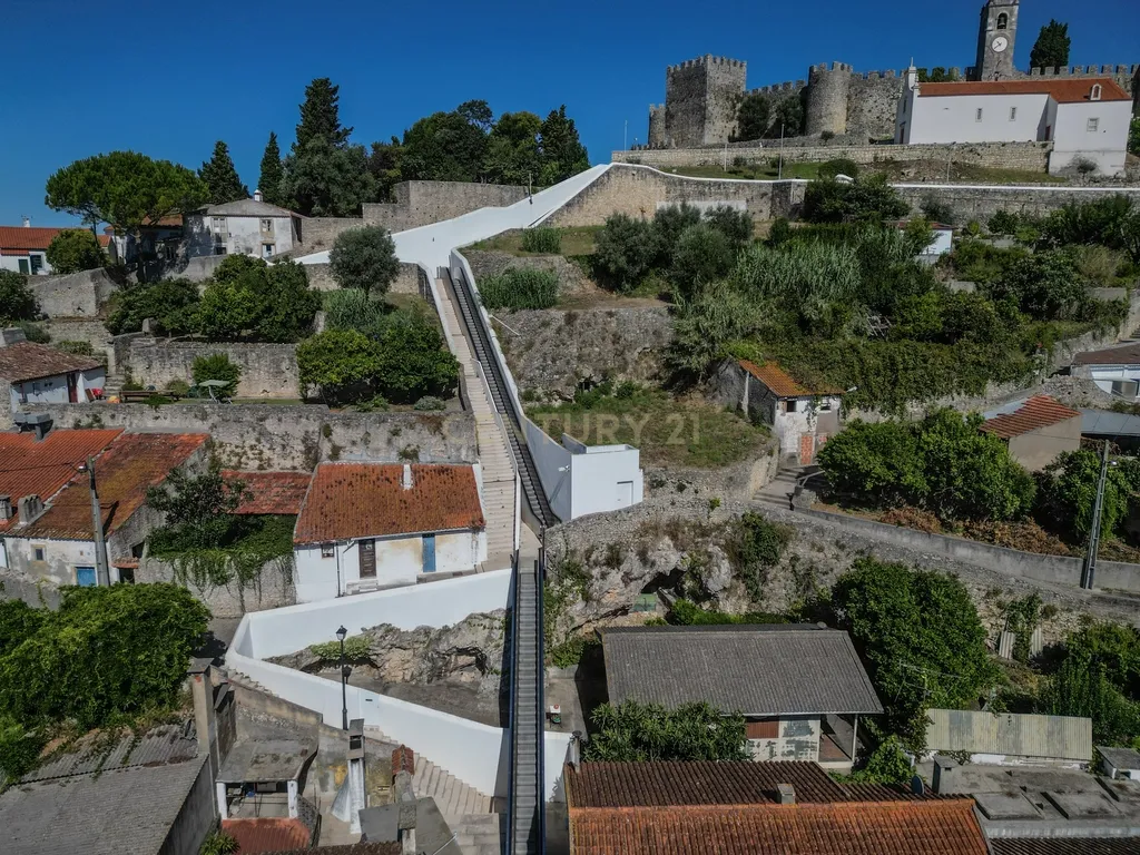 Casa para Recuperar em Montemor o Velho - 4 Quartos, 166m² - Image 11
