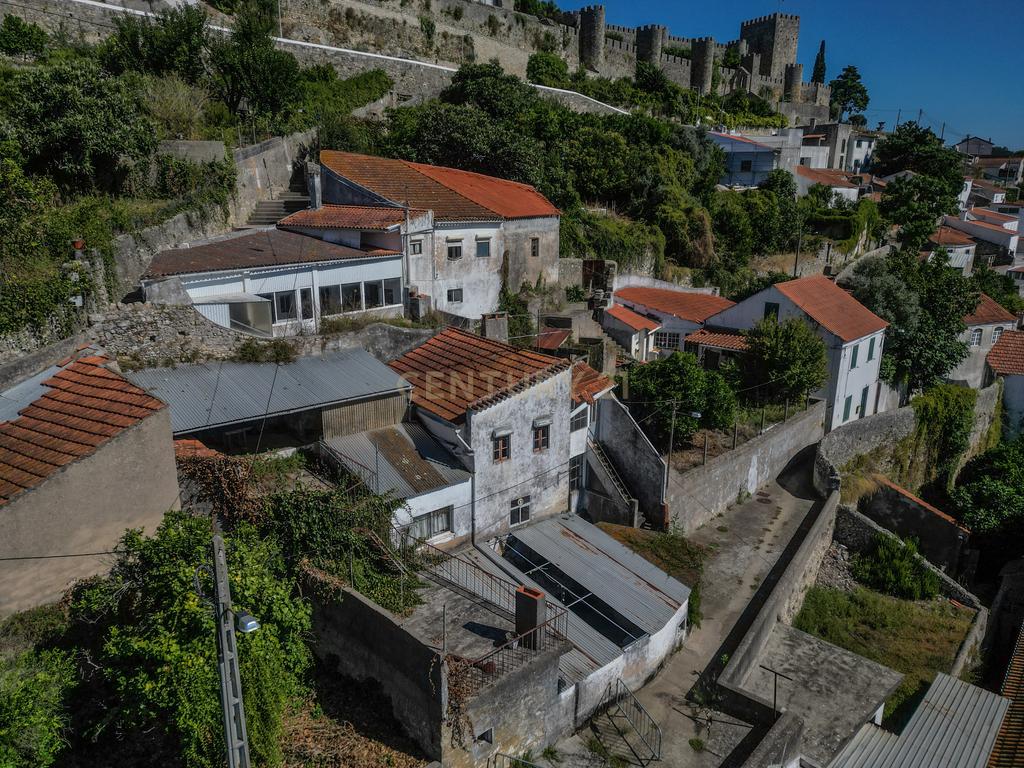 Casa para Recuperar em Montemor o Velho - 4 Quartos, 166m² - Image 13