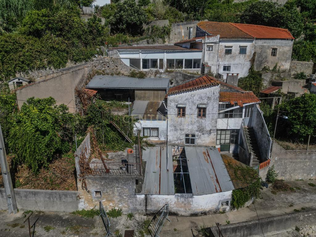 Casa para Recuperar em Montemor o Velho - 4 Quartos, 166m² - Image 14