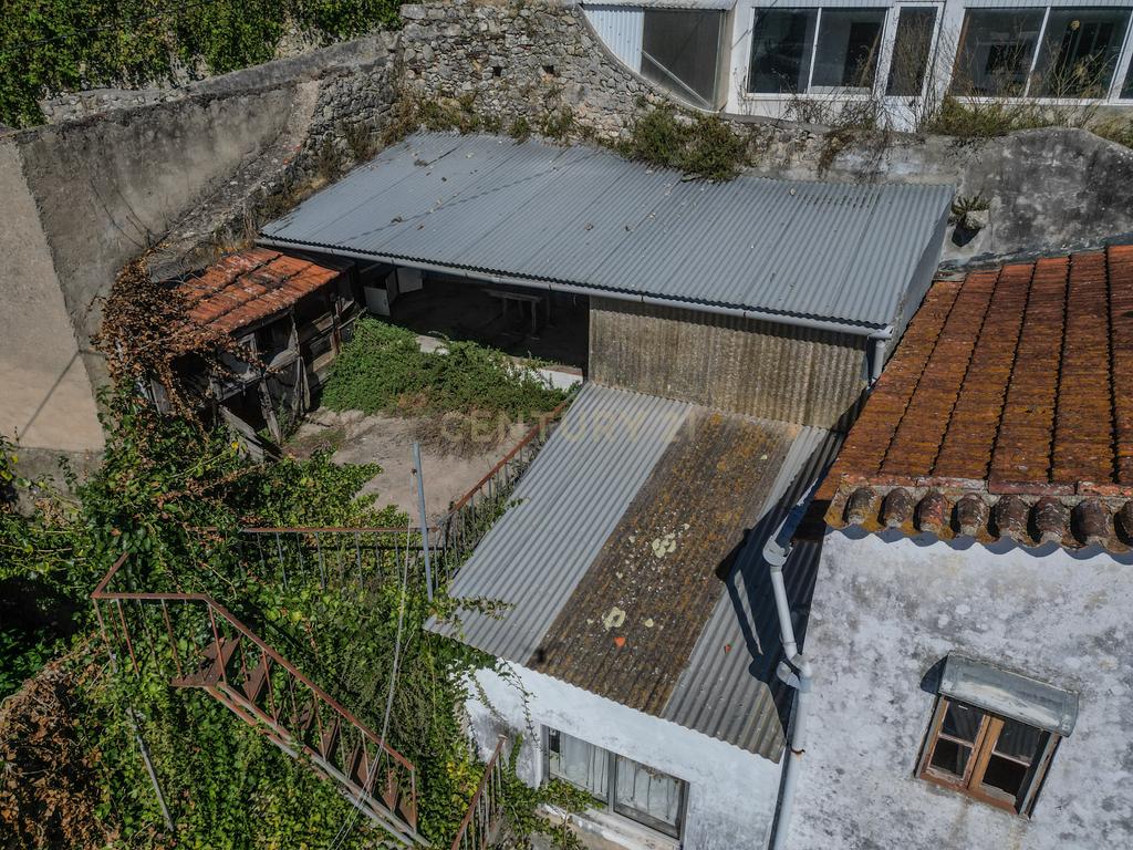 Casa para Recuperar em Montemor o Velho - 4 Quartos, 166m² - Image 17