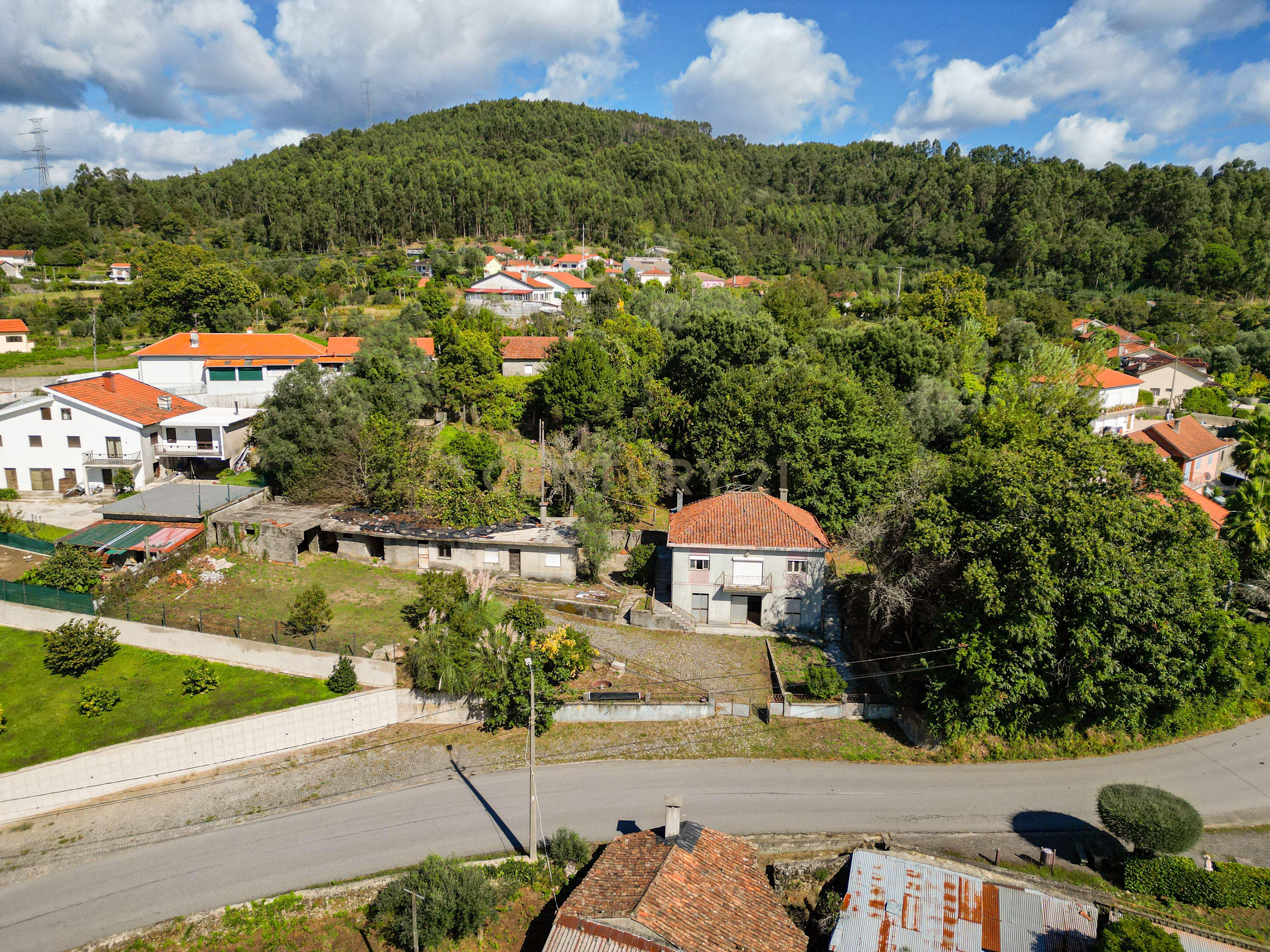 Moradia em Vila Verde/ Braga com 1461 m2 de Terreno e Agua de Poço.. - Image 3