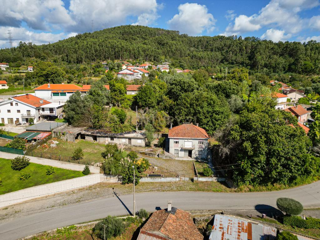 Moradia em Vila Verde/ Braga com 1461 m2 de Terreno e Agua de Poço.. - Image 3