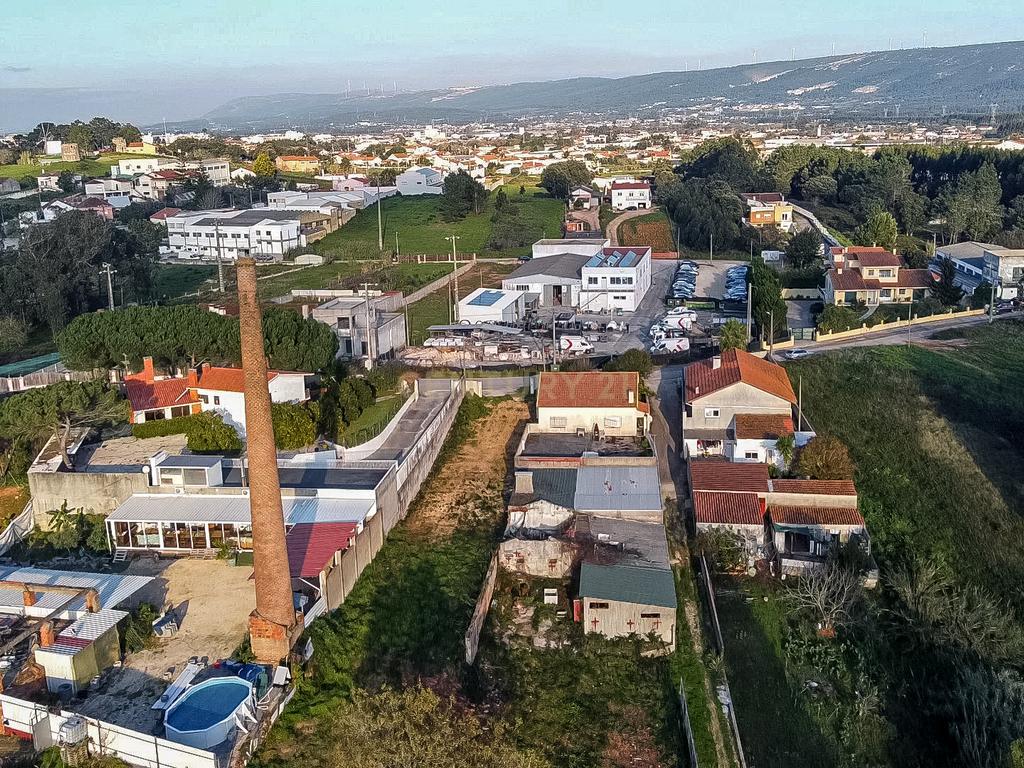 Moradia 3 quartos com armazém, num lote de terreno de 8140m2 - Benedita, Leiria - Image 32
