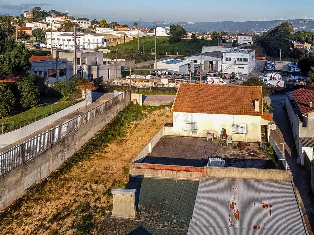 Moradia 3 quartos com armazém, num lote de terreno de 8140m2 - Benedita, Leiria - Image 26