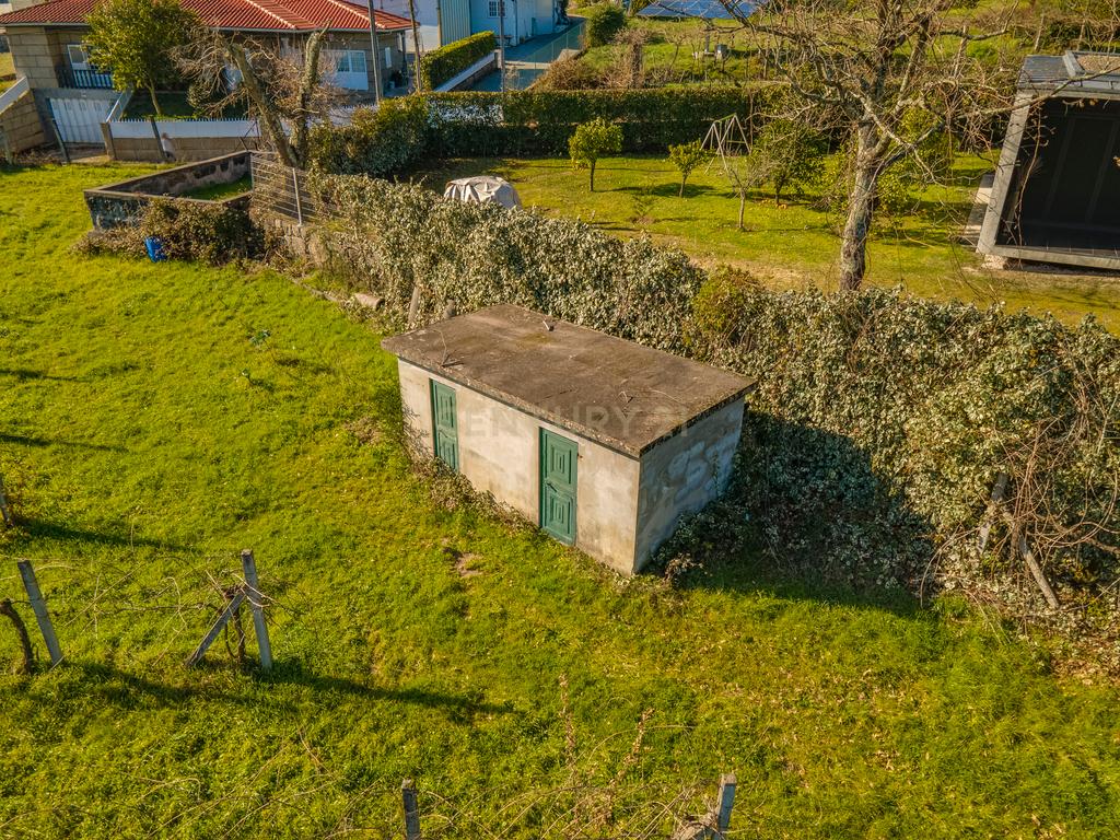 Terreno rústico com viabilidade de construção - Image 9