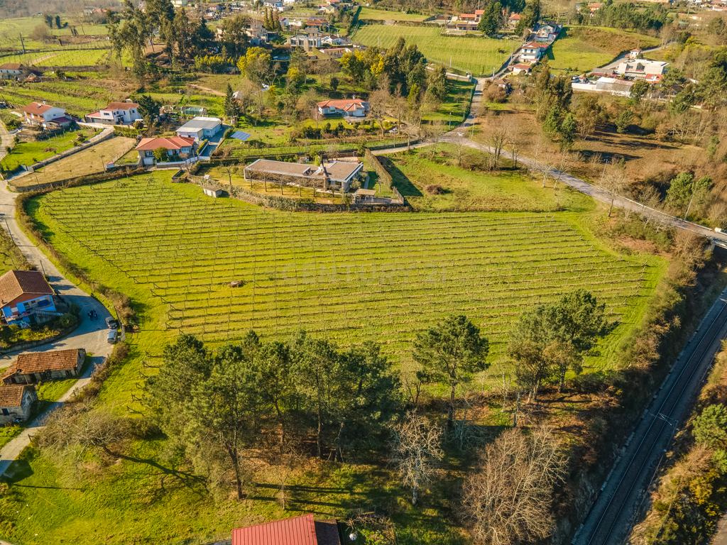Terreno rústico com viabilidade de construção - Image 13