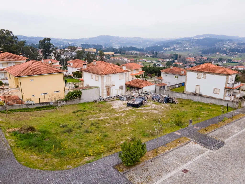 LOTE PARA CONSTRUÇÃO EM VILA MEÃ, AMARANTE (Lote 12) - Image 2
