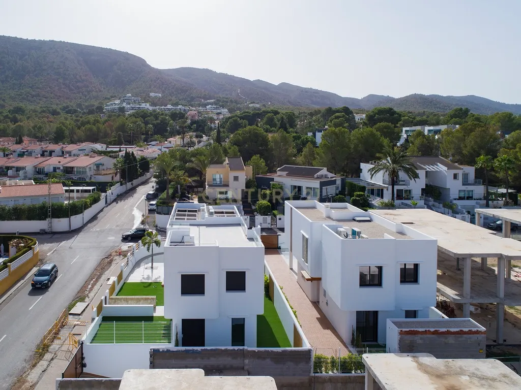 Descubra a Vida de Luxo na El Albir - Image 60