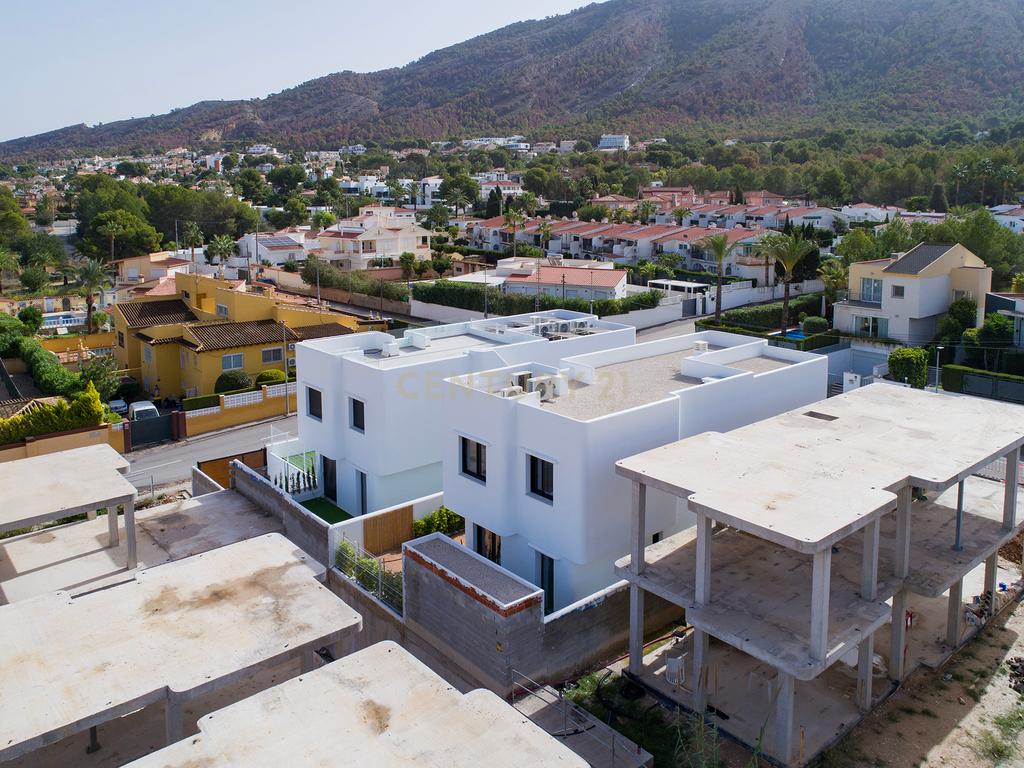 Descubra a Vida de Luxo na El Albir - Image 61