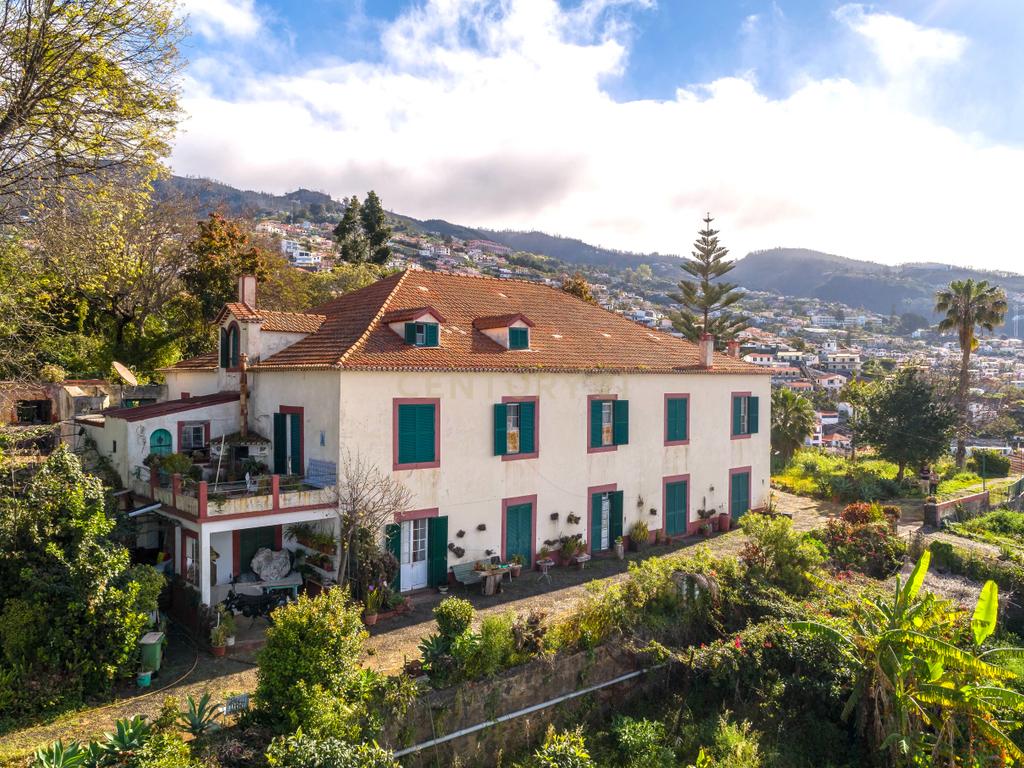 Maravilhosa Quinta tradicional no Funchal: uma oportunidade imperdível! - Image 1