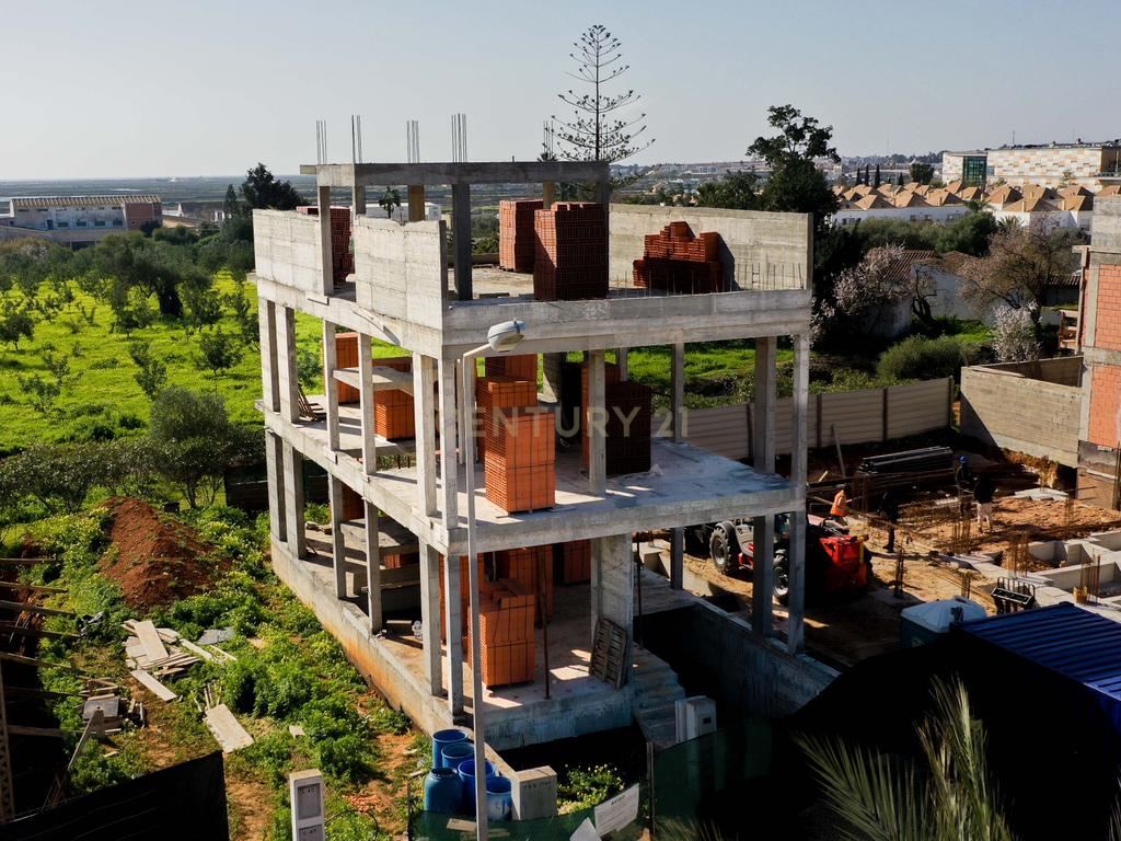 Moradia T4 com Piscina na Urbanização "Portas do Sol" em Tavira - Image 5