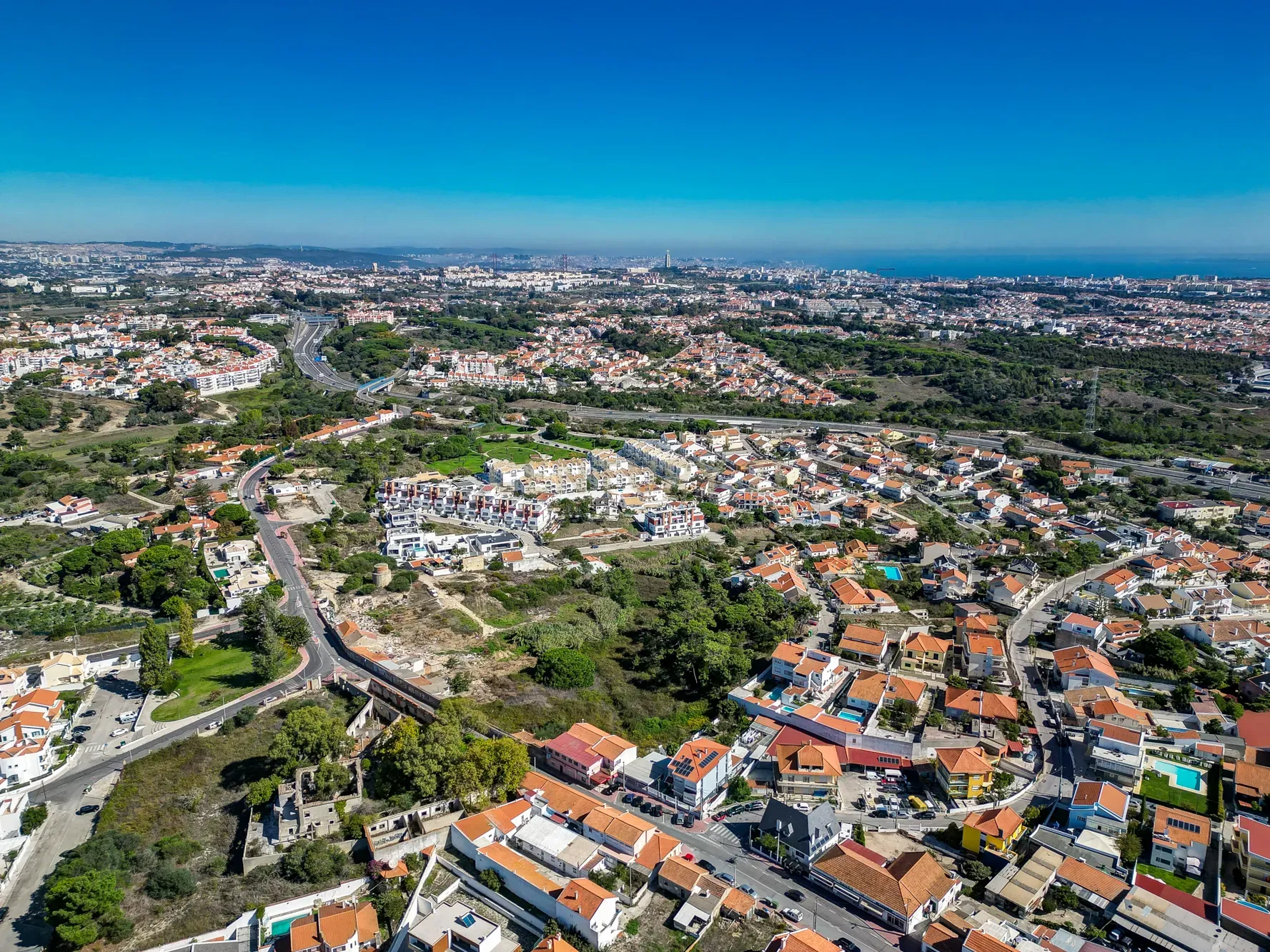 Prédio urbano 1.480m2 implantação, 2 pisos, 1.632m2 terreno, a 3km da praia - Image 6