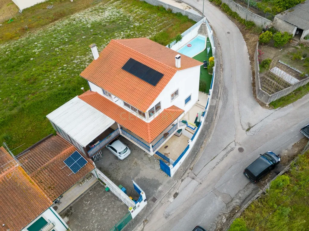 Moradia de Luxo T4, Rua da Romeirinha, Regueira de Pontes! - Image 8