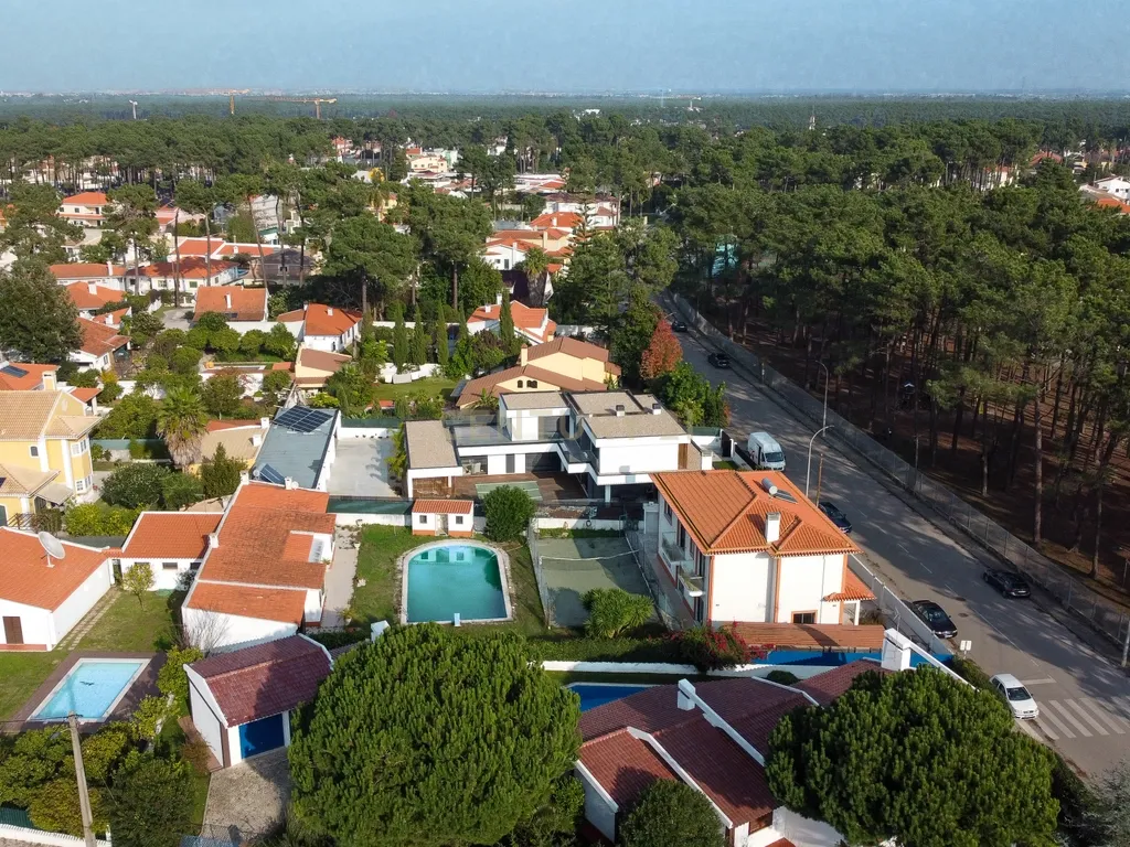 O Refúgio Perfeito no Pinhal da Verdizela – Um Ícone de Luxo, Sofisticação e Versatilidade - Image 46
