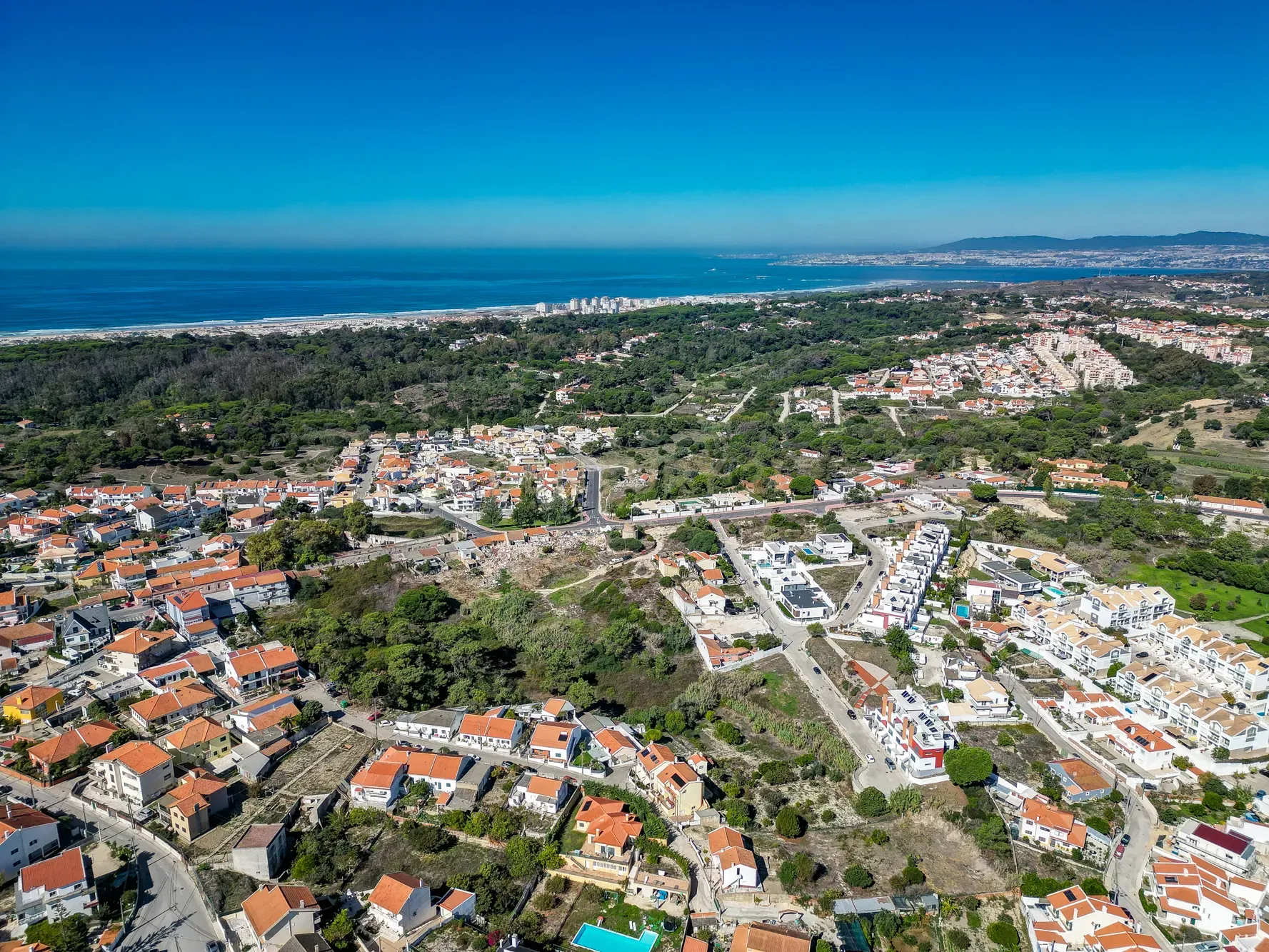 Prédio urbano 1.480m2 implantação, 2 pisos, 1.632m2 terreno, a 3km da praia - Image 7