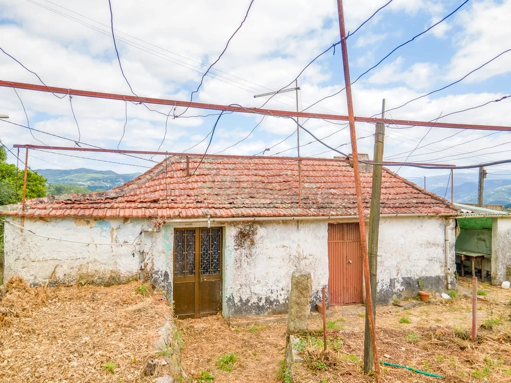 Moradia para reconstrução com vista rio douro - Image 7