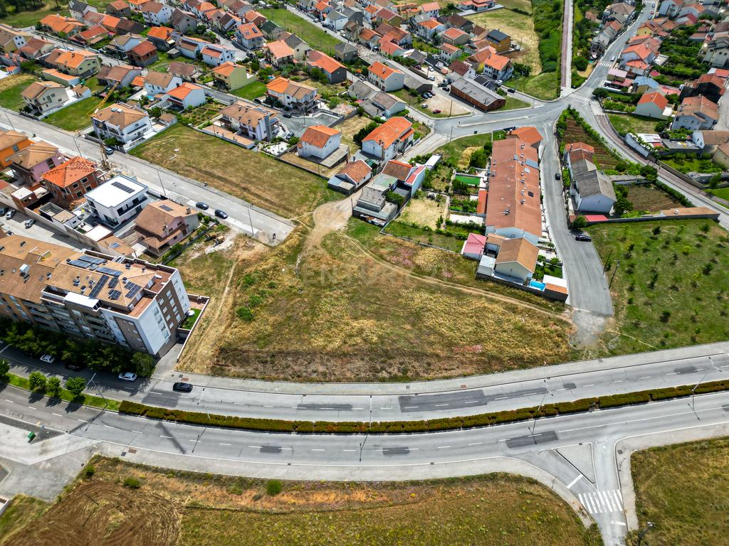 Terreno excepcional em Bragança - HABITAÇÃO PLURIFAMILIAR - Image 2