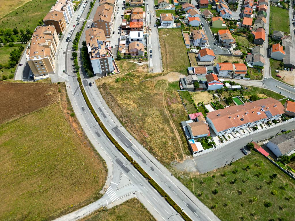 Terreno excepcional em Bragança - HABITAÇÃO PLURIFAMILIAR - Image 5