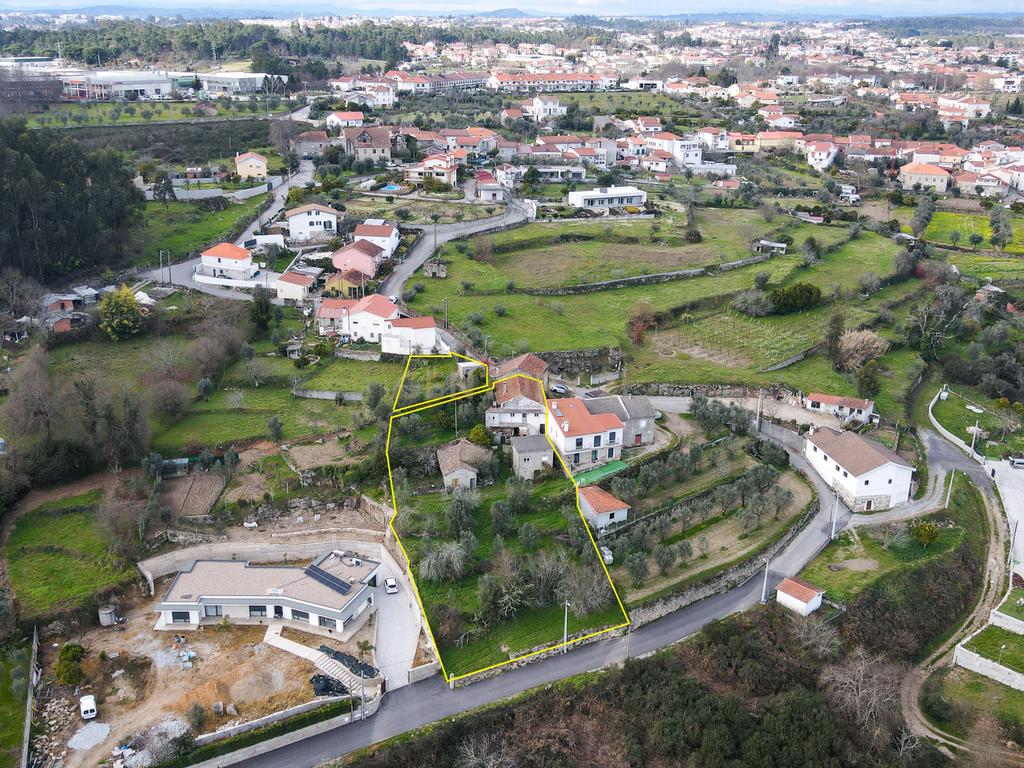 Quintinha com casa em pedra, Fragosela de Cima - Viseu - Image 1