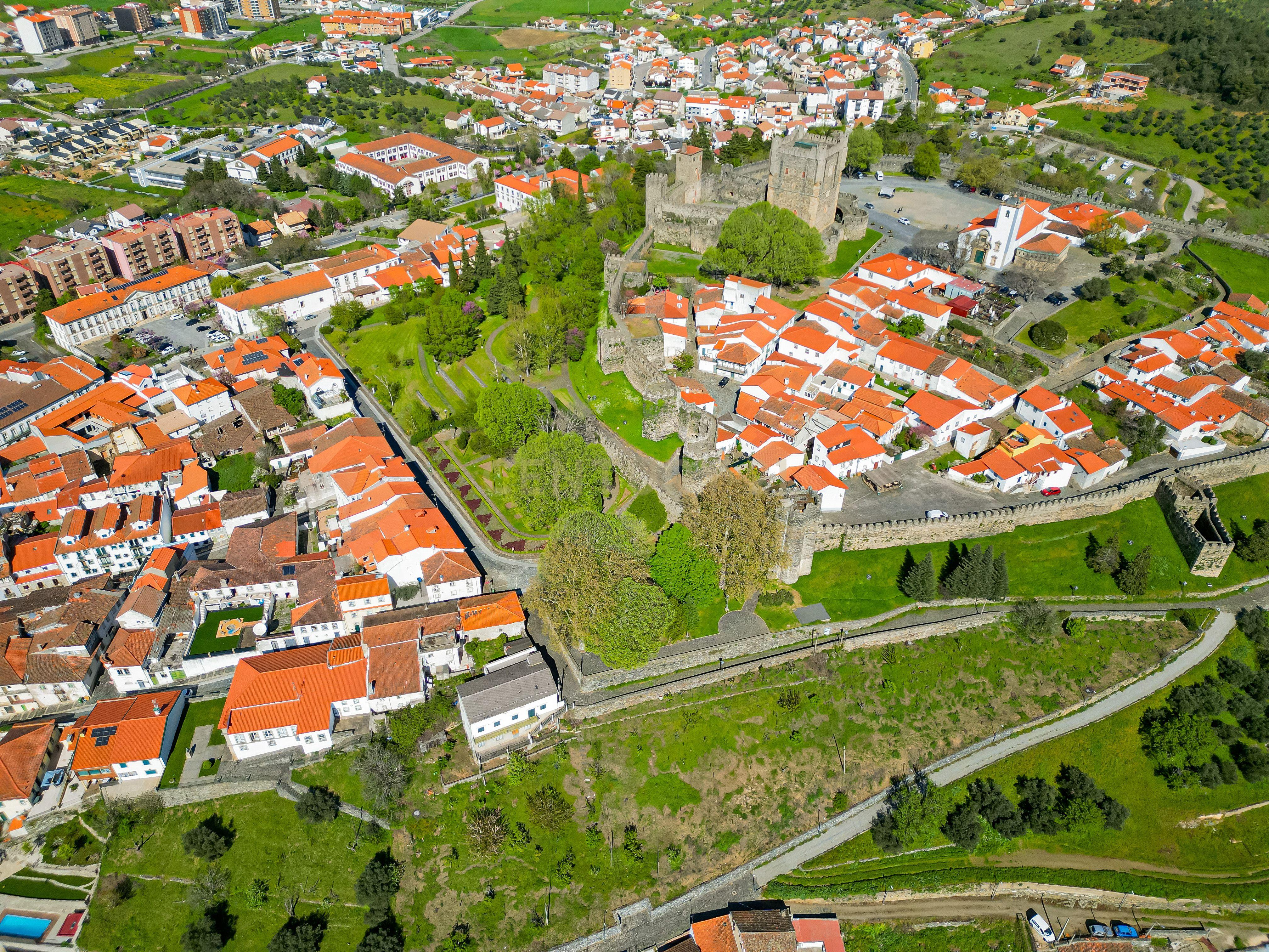 Prédio na Zona Histórica de Bragança - Image 3