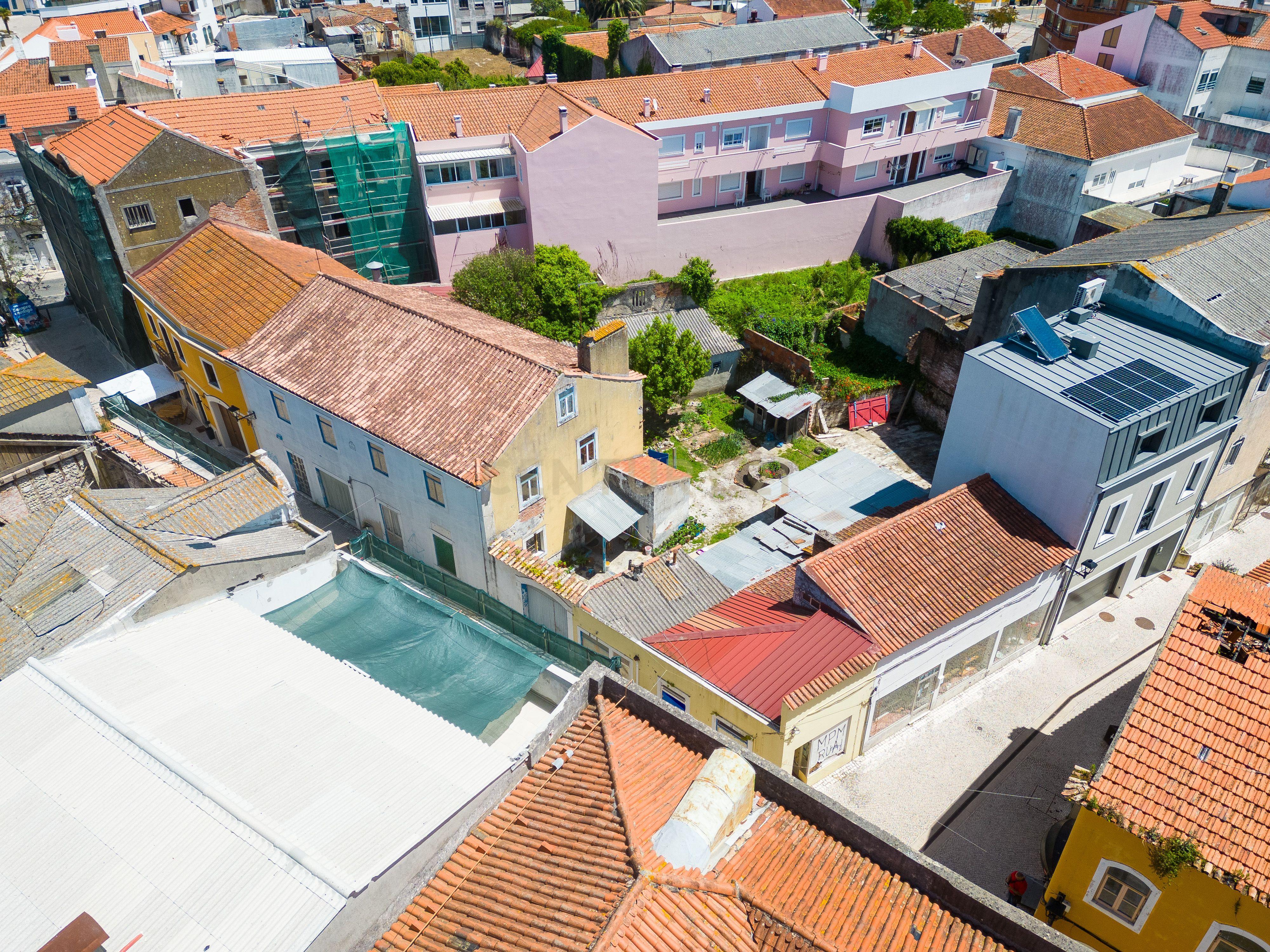 Edifício no Centro Histórico de Marinha Grande, habitação e comércio - Image 4