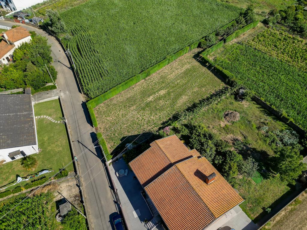 Terreno com 1.290m2 para construção de Moradia até 774m2, em Salreu - Image 25