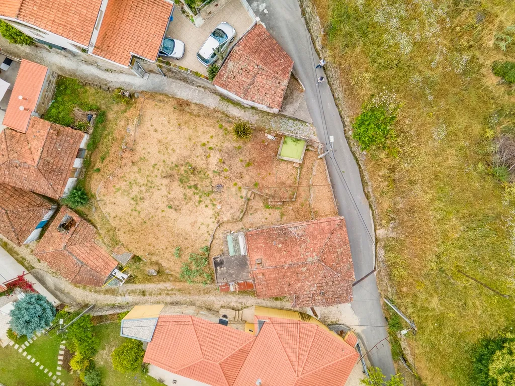 Moradia para reconstrução com vista rio douro - Image 5