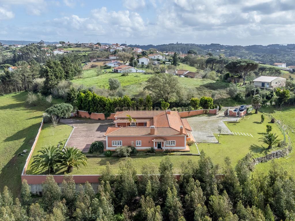 MORADIA TÉRREA DE LUXO - Caldas da Rainha - Image 9