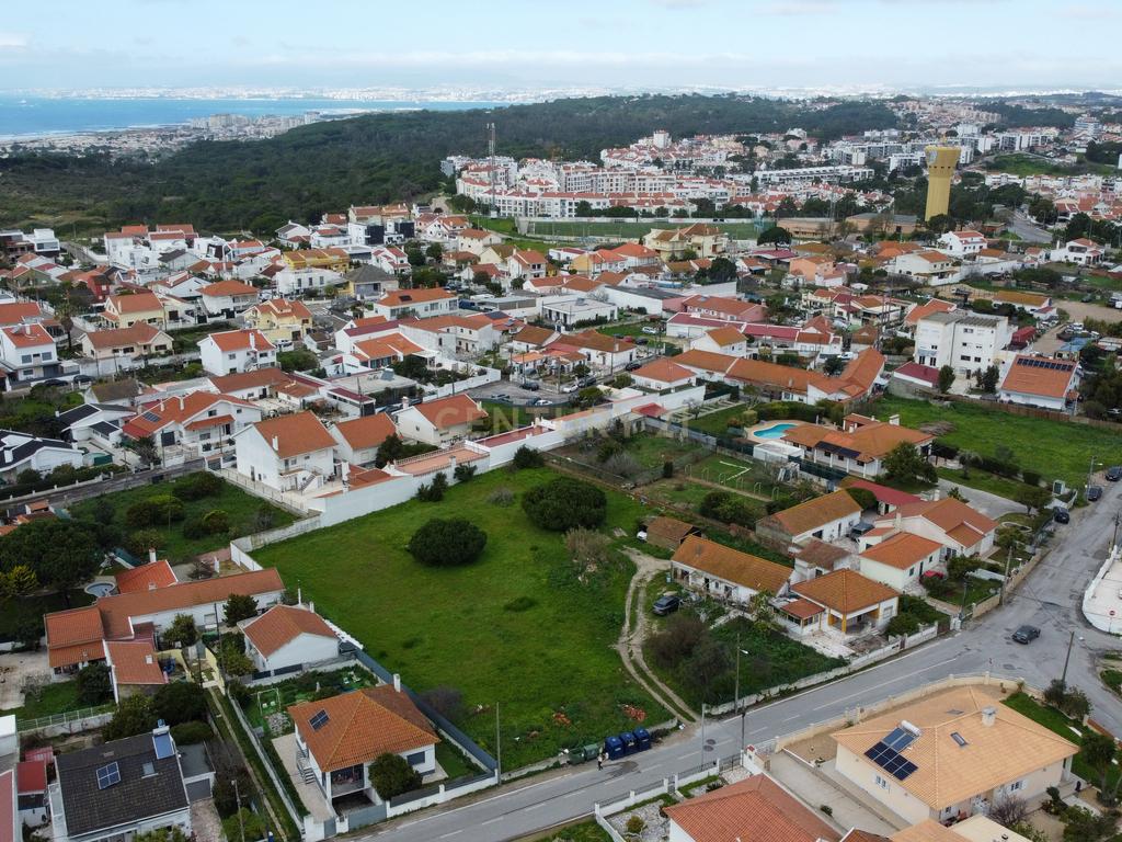 Terreno Urbano de 3.900 m², com moradia térrea sem licença – Charneca de Caparica - Image 2