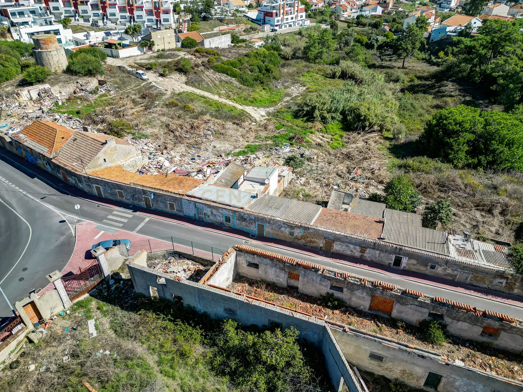 Prédio urbano 1.480m2 implantação, 2 pisos, 1.632m2 terreno, a 3km da praia - Image 16