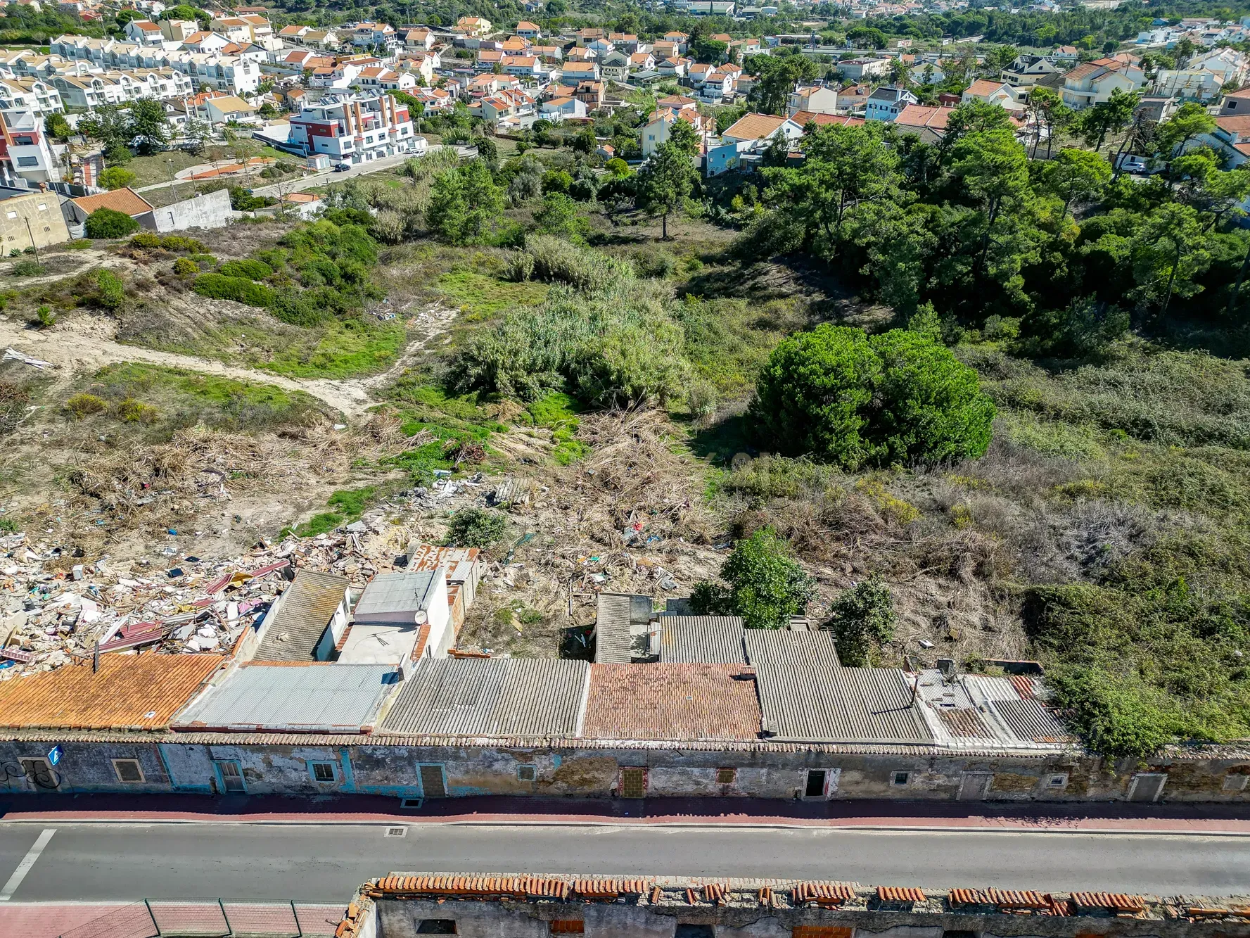 Prédio urbano 1.480m2 implantação, 2 pisos, 1.632m2 terreno, a 3km da praia - Image 17