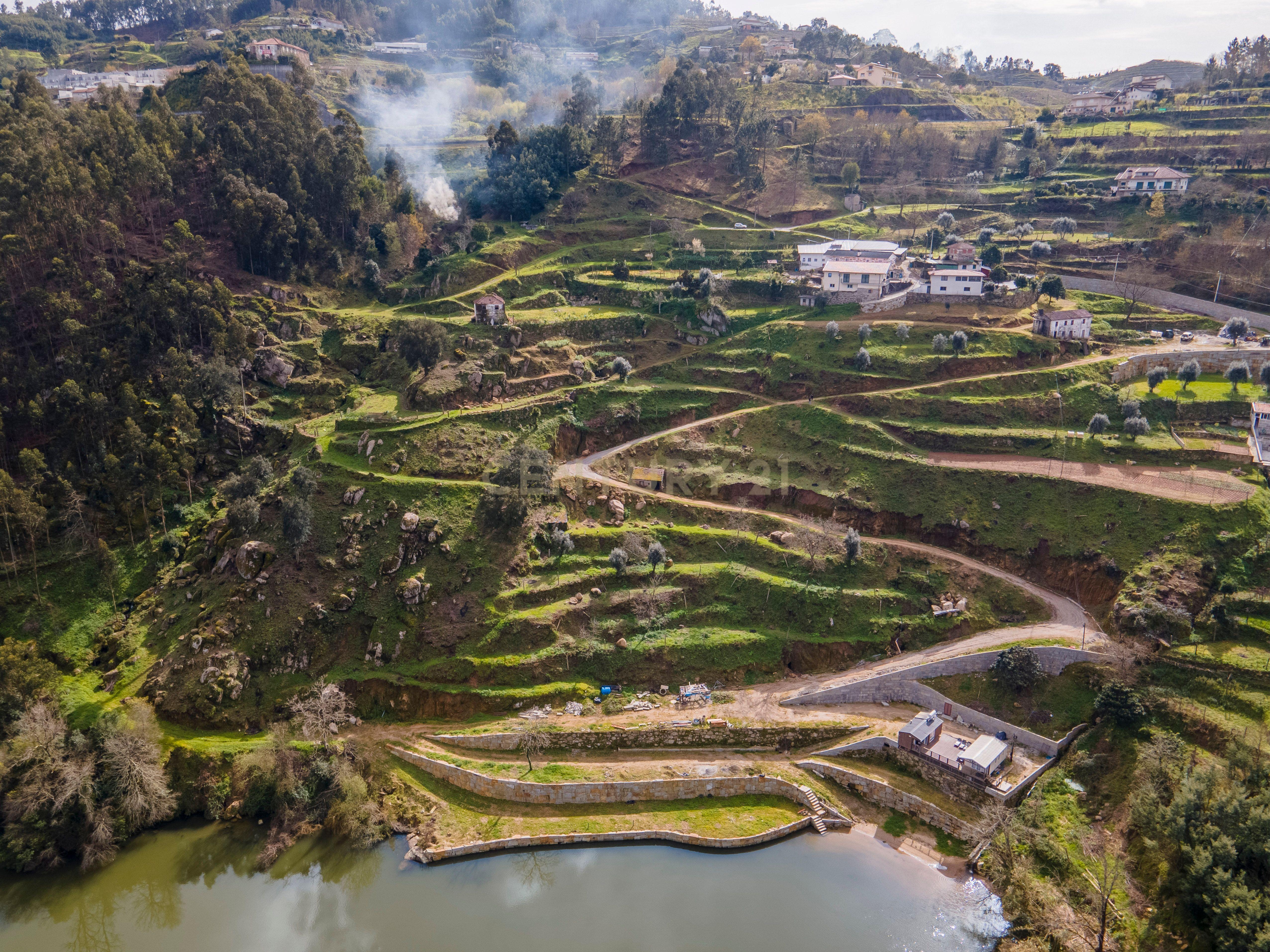 QUINTA COM MARGEM RIO DOURO - Image 28