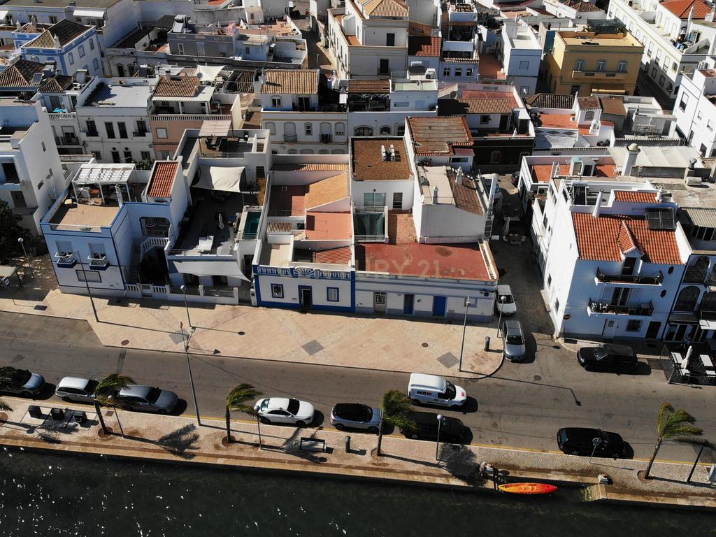 Moradia tradicional, 184 m2, em primeira linha de Santa Luzia. - Image 27