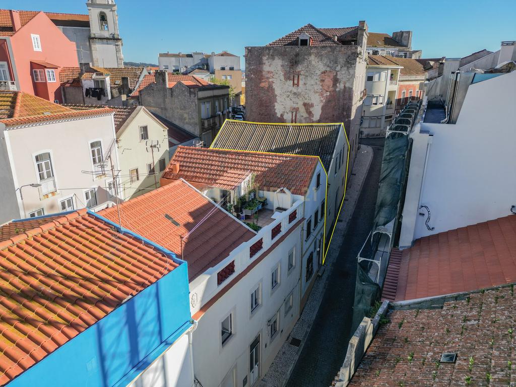 Figueira da Foz - Moradia T4 para investimento, no centro da cidade - Image 21