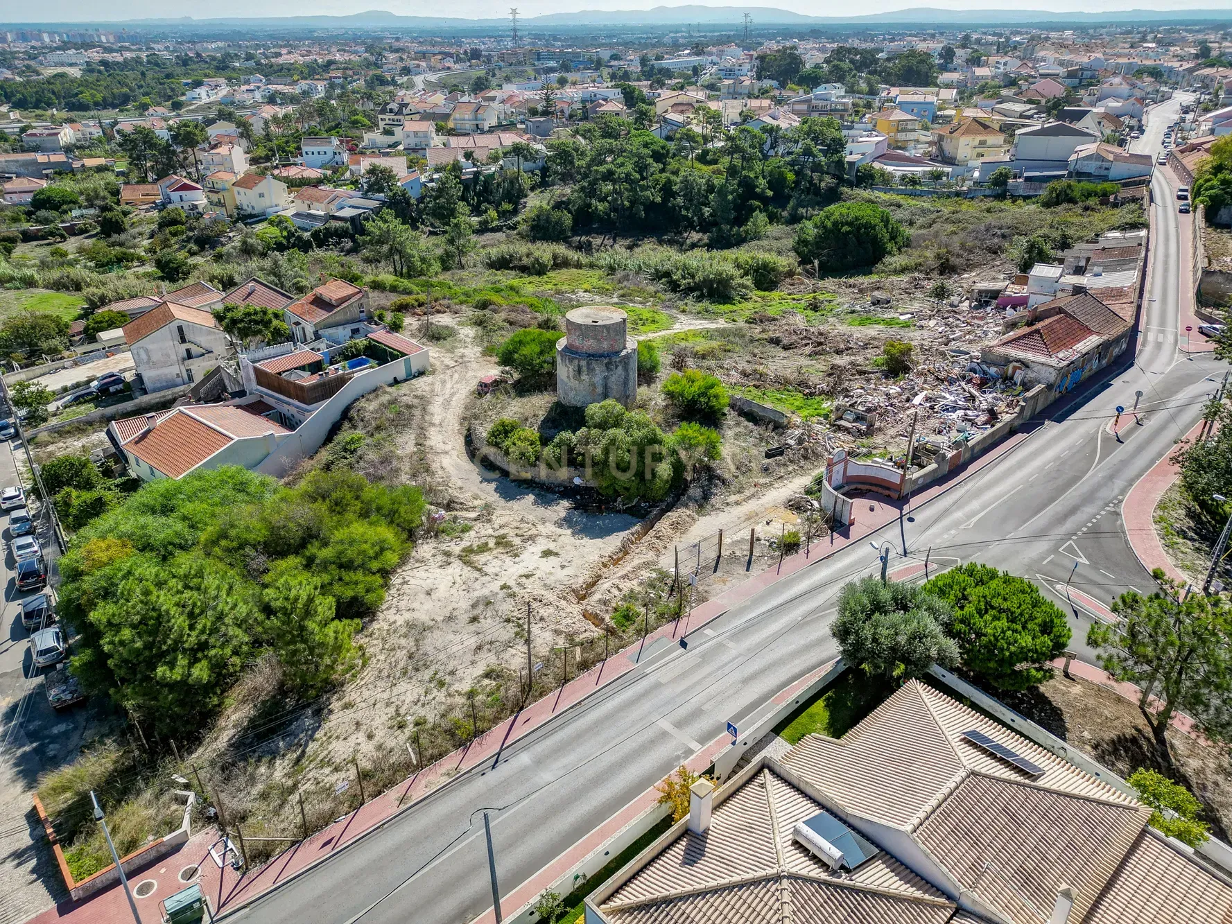 Prédio urbano 1.480m2 implantação, 2 pisos, 1.632m2 terreno, a 3km da praia - Image 22