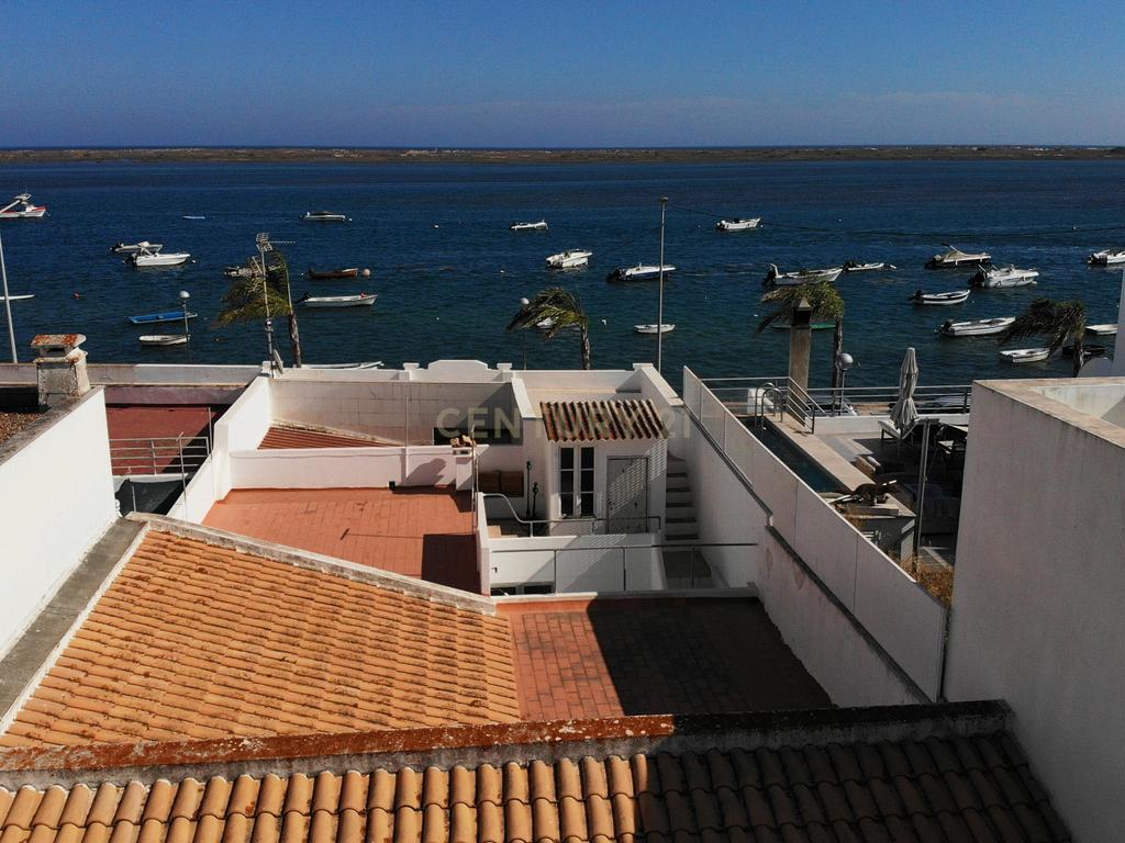 Moradia tradicional, 184 m2, em primeira linha de Santa Luzia. - Image 29