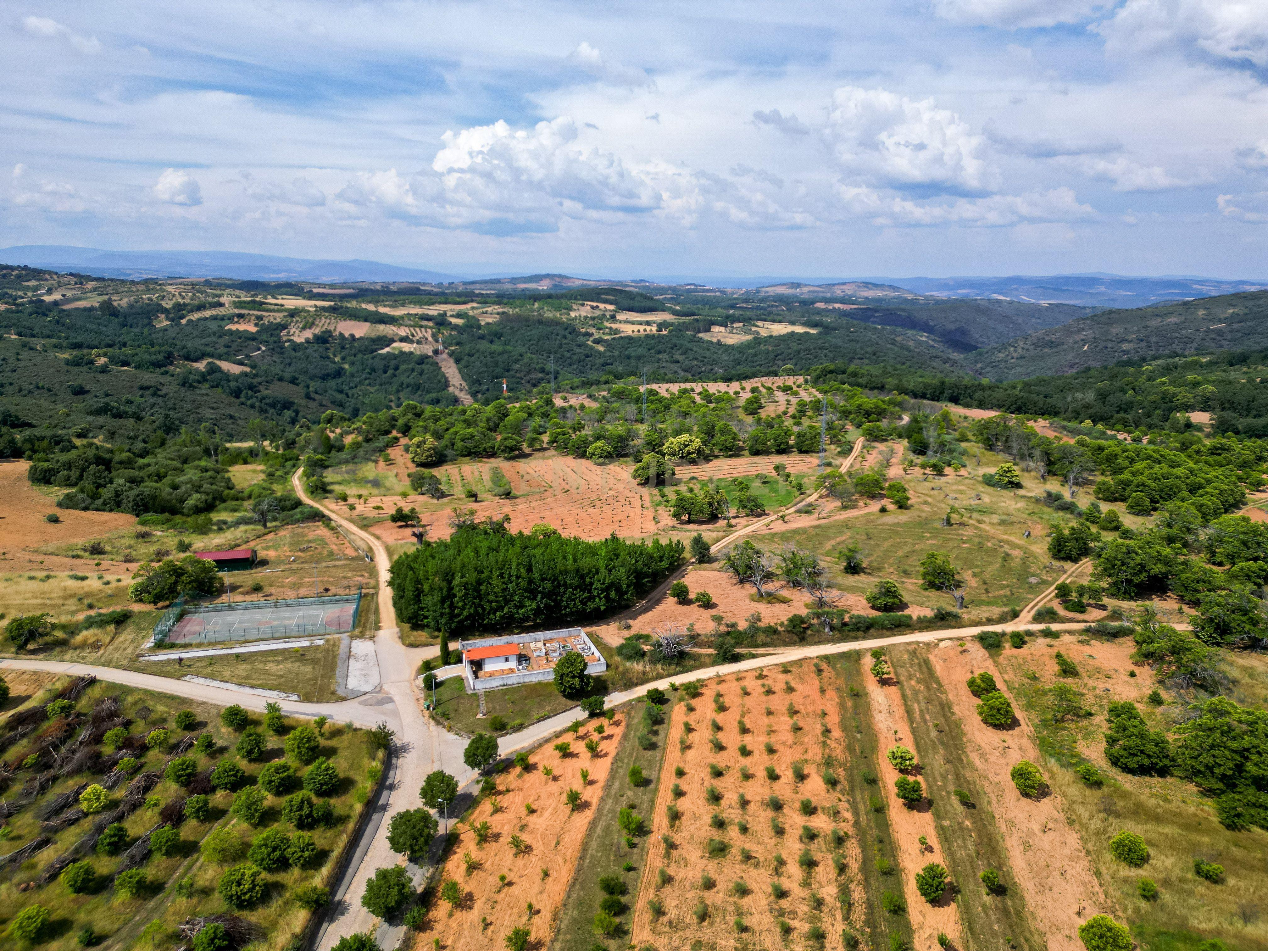 Moradia para reconstruir na aldeia de Mós, Bragança - Image 22