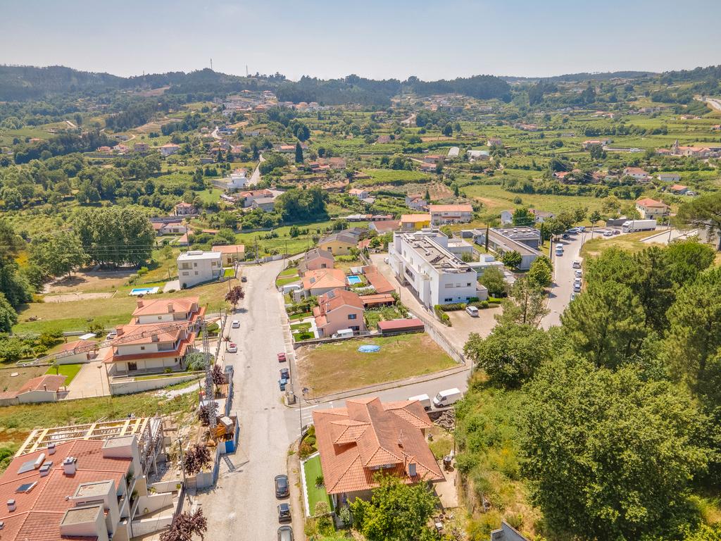 Moradia para restauro em São Martinho de Recezinhos, Penafiel - Image 11