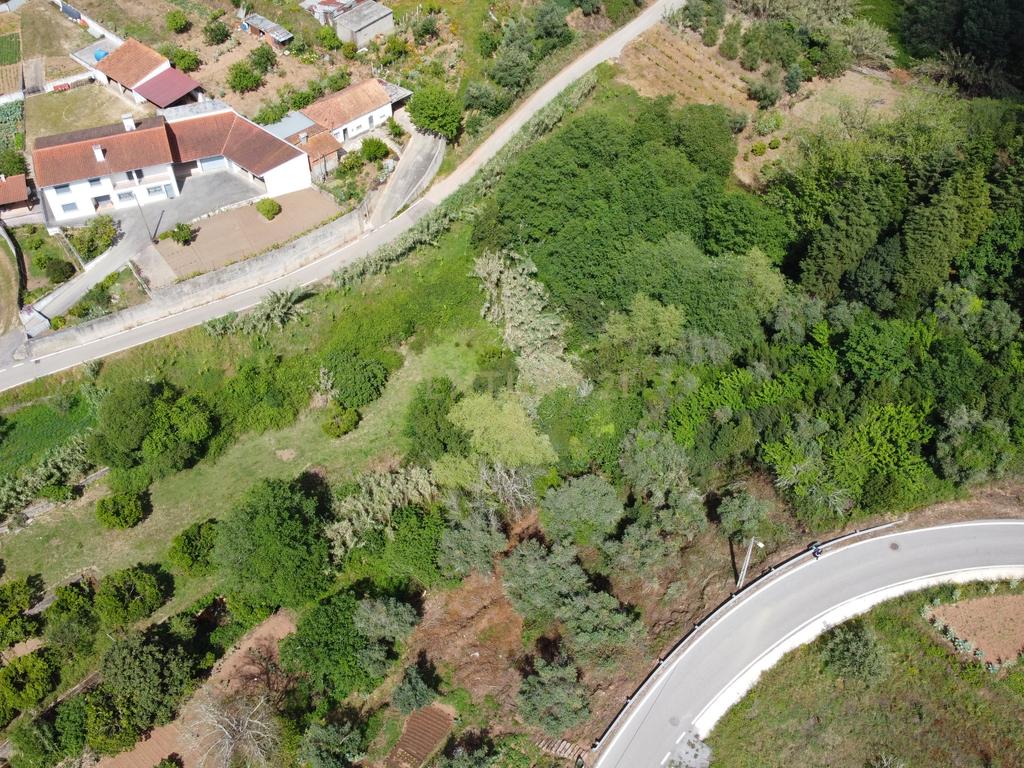 Terreno com 1046 m2 em Brasfemes - Image 2