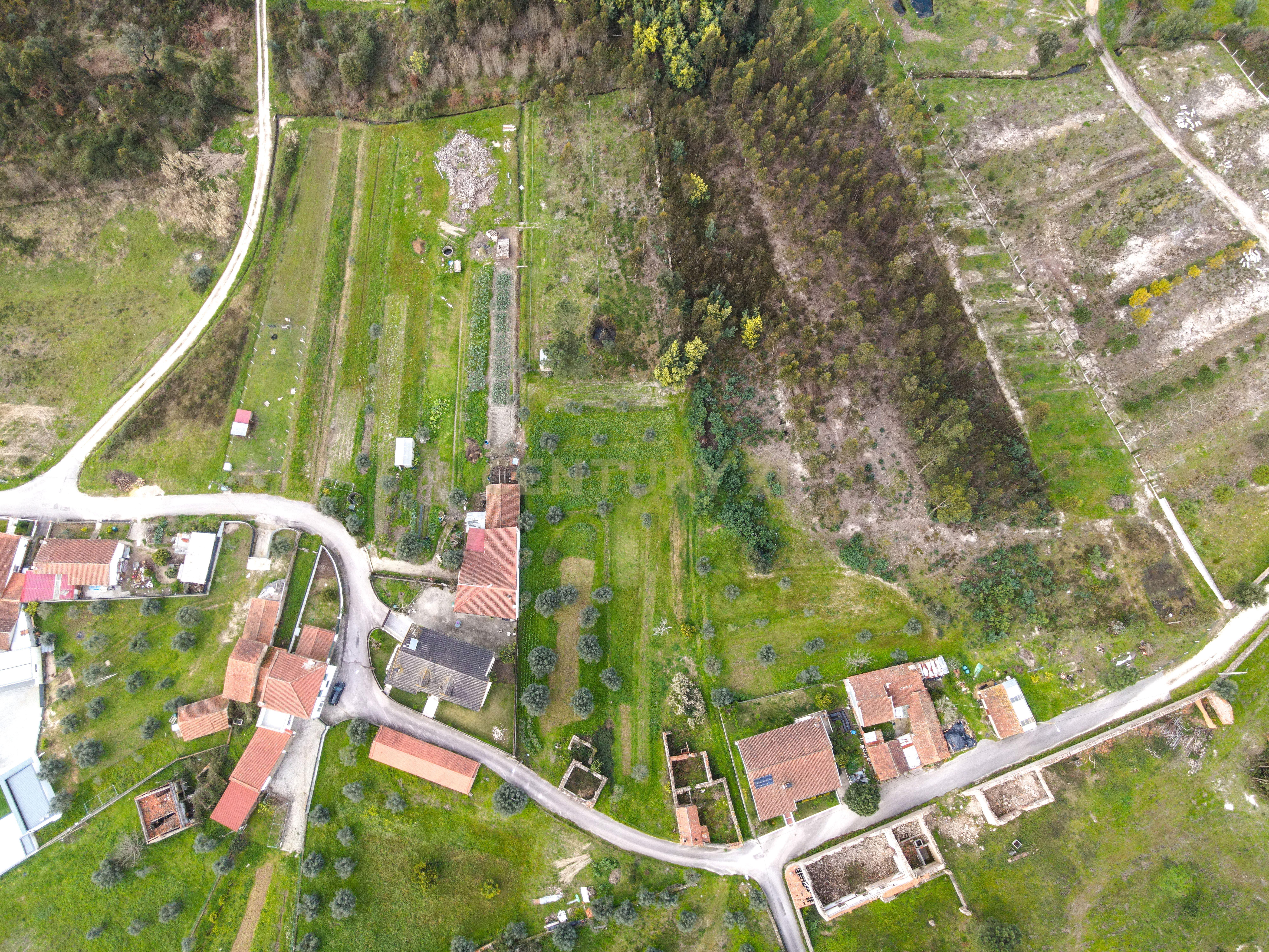Moradia em mau estado - Image 11