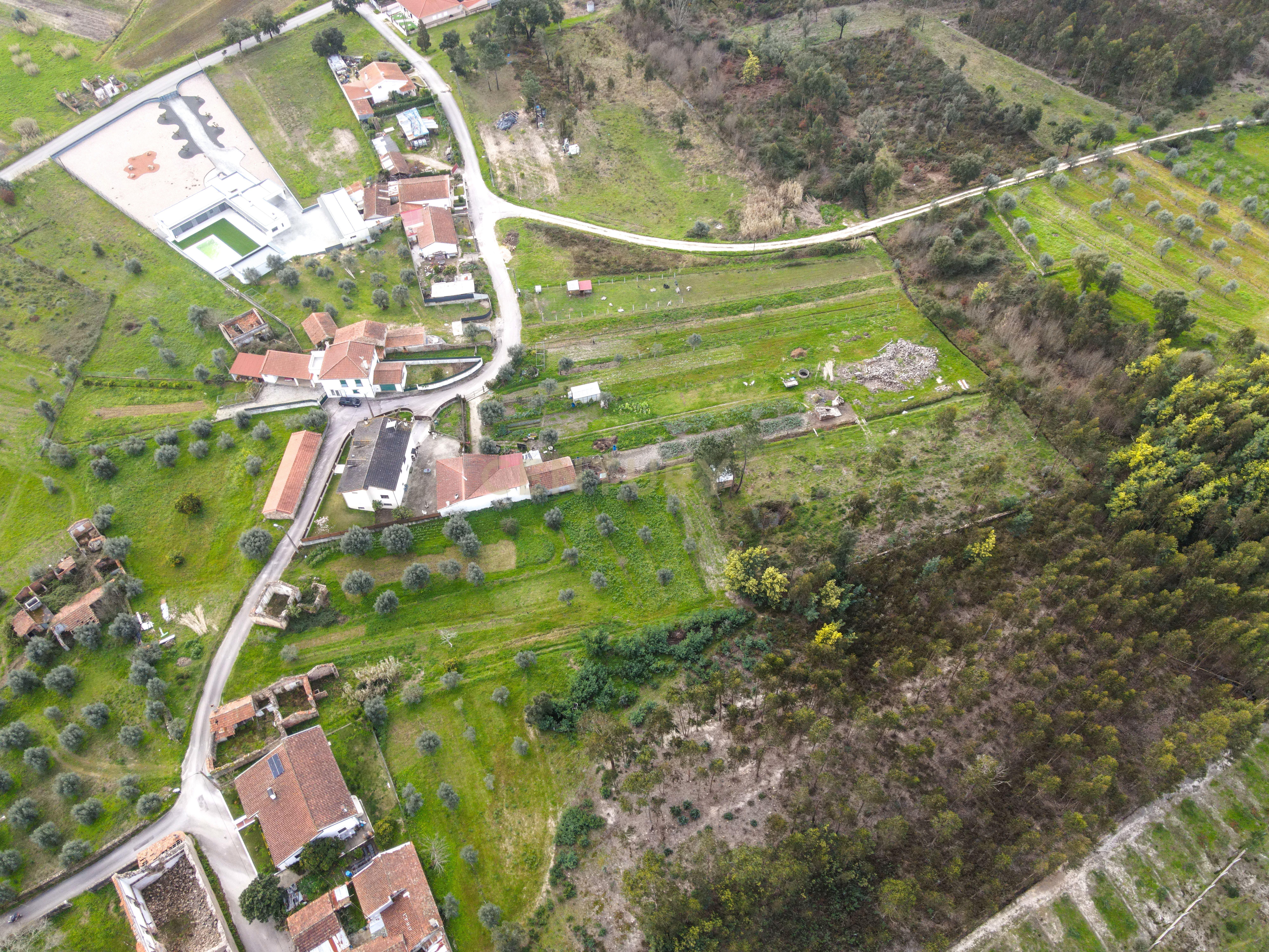 Moradia em mau estado - Image 9