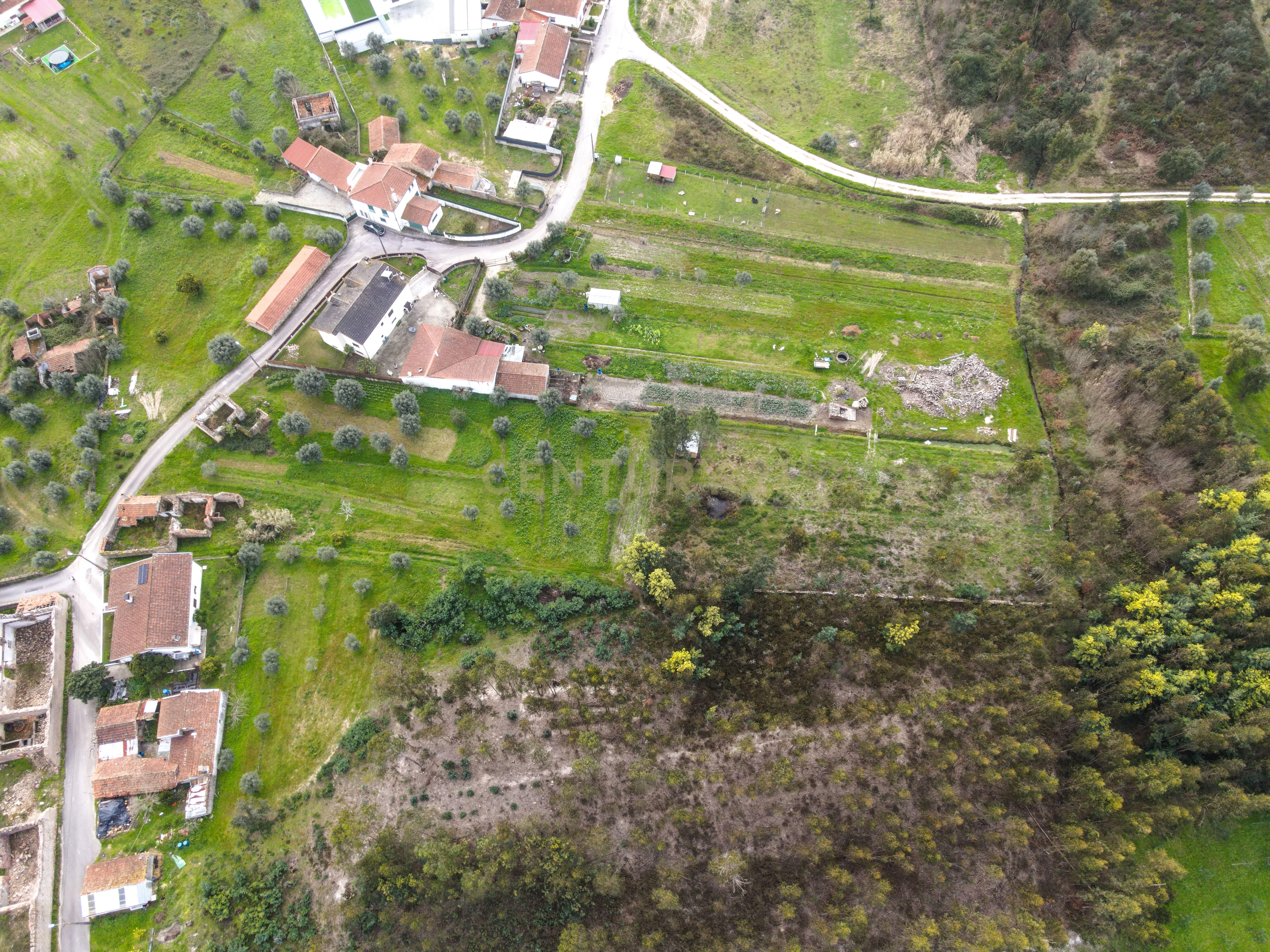 Moradia em mau estado - Image 10