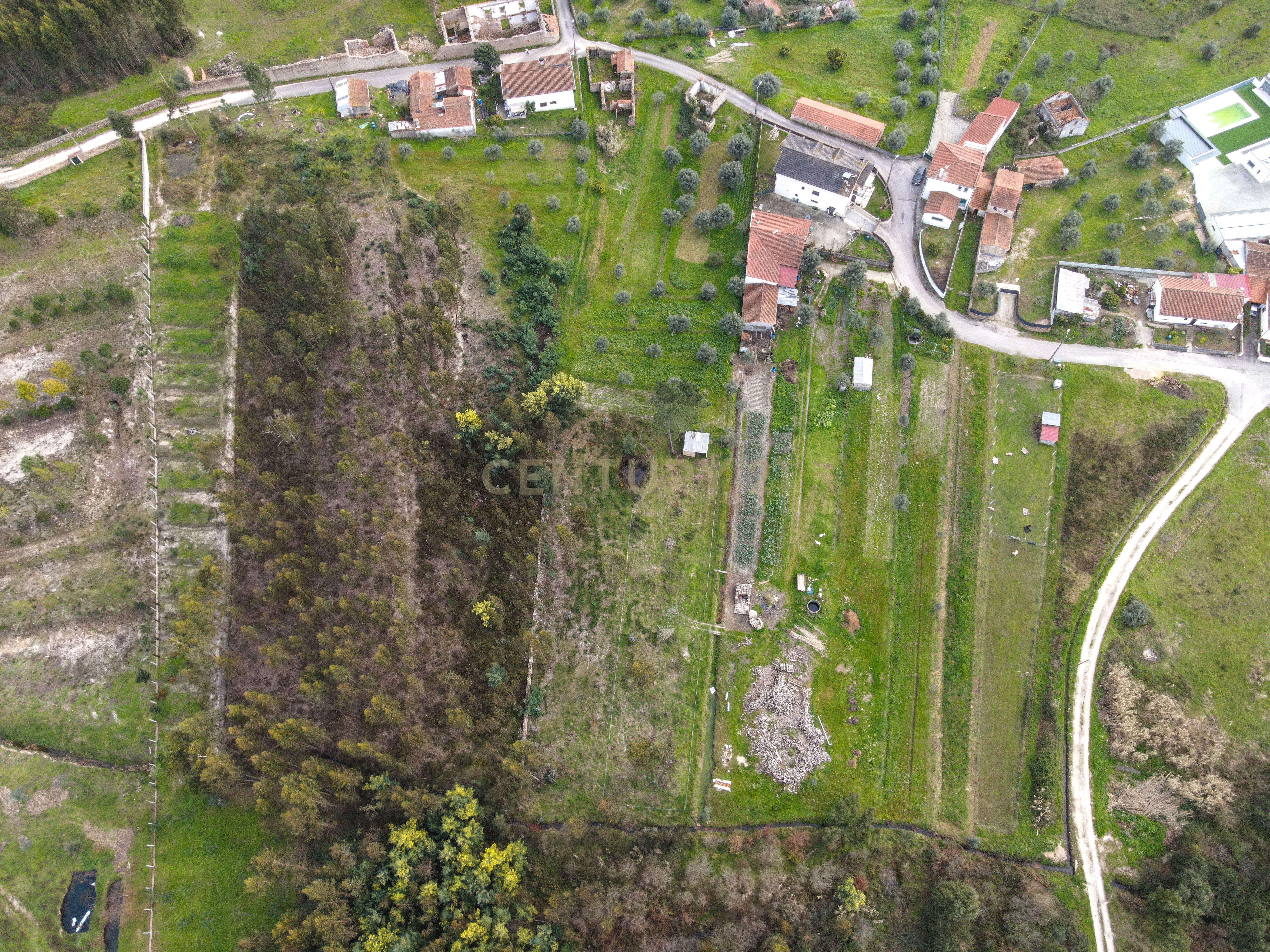 Moradia em mau estado - Image 7
