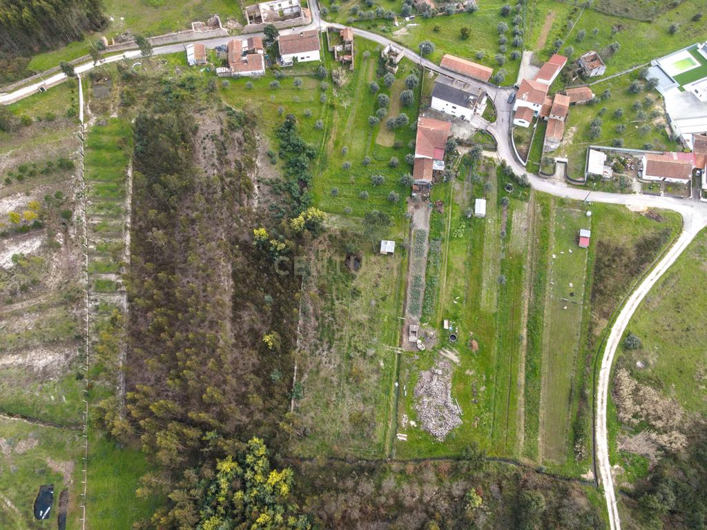 Moradia em mau estado - Image 6