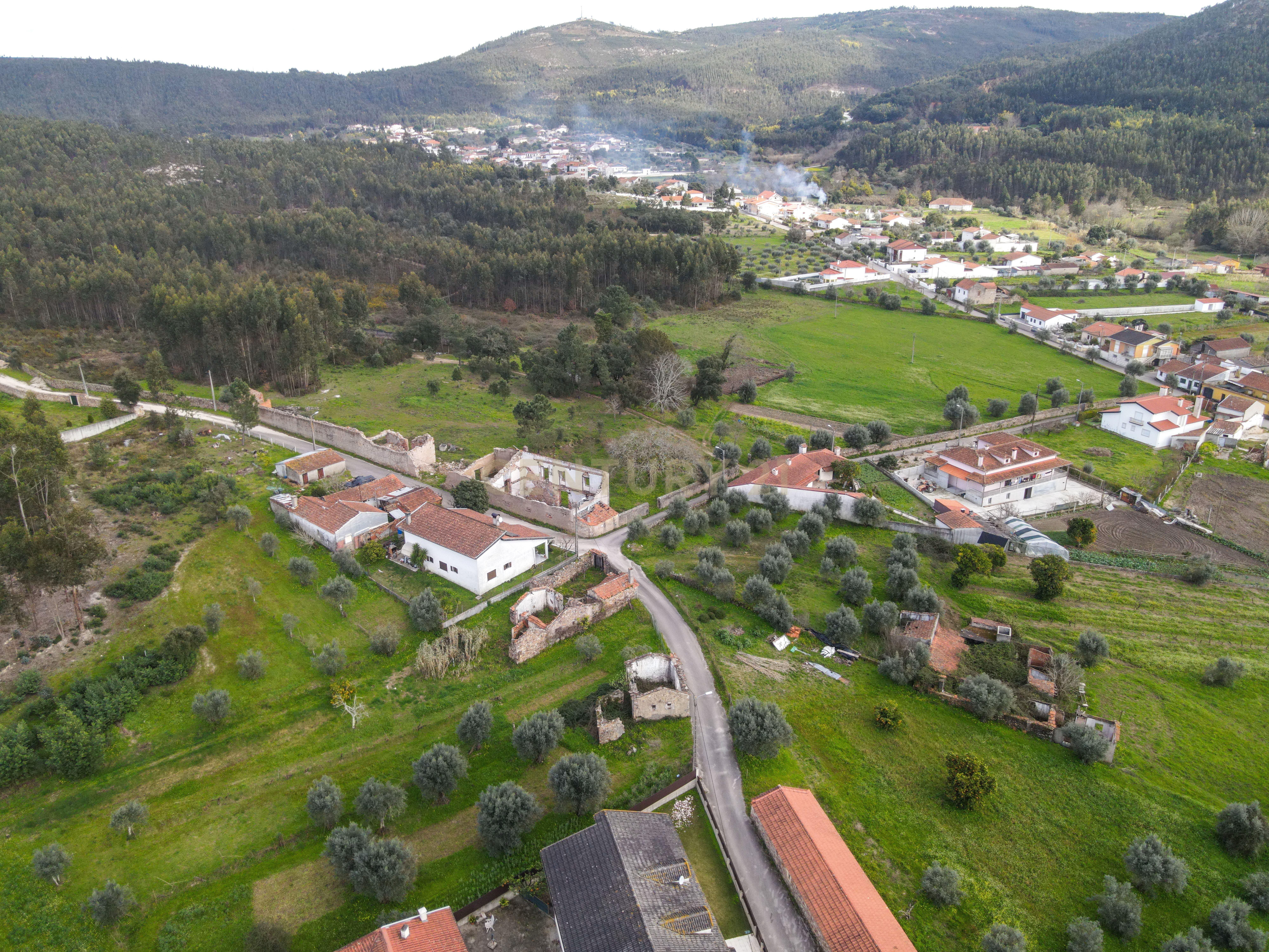 Moradia em mau estado - Image 5